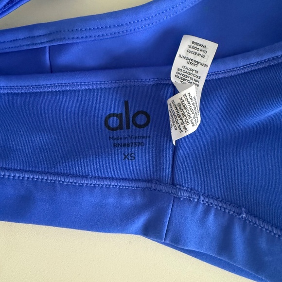 ALO Yoga Airlift Intrigue Sports Bra - Picture 3 of 3